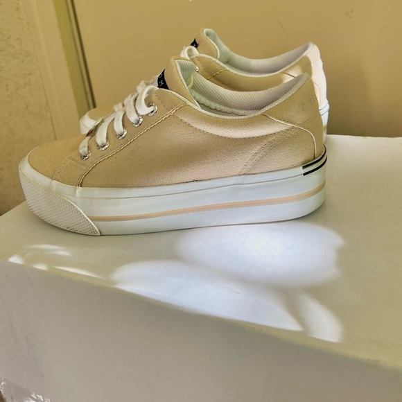 Tommy Hilfiger Platforms - Picture 6 of 8